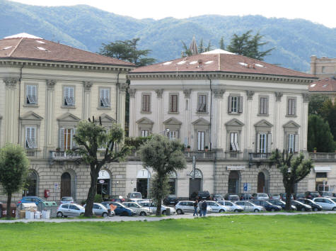 Hotels in Lucca Italy